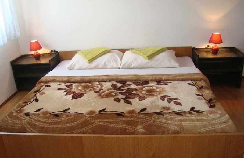 ROOMS ALEN FERDERBER