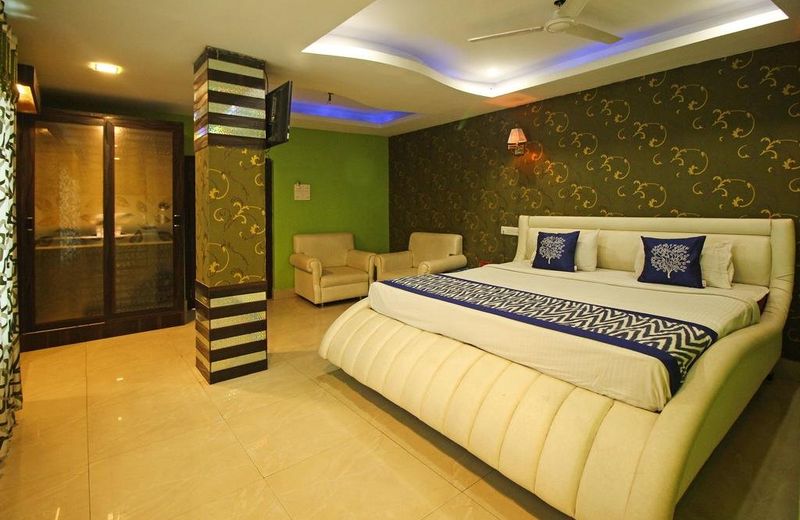 The Silver International By OYO Rooms