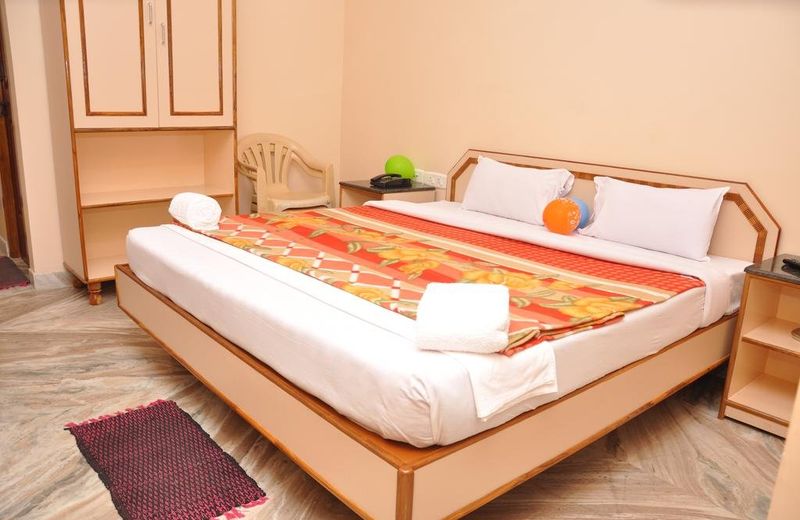 Hotel Saravana Grand