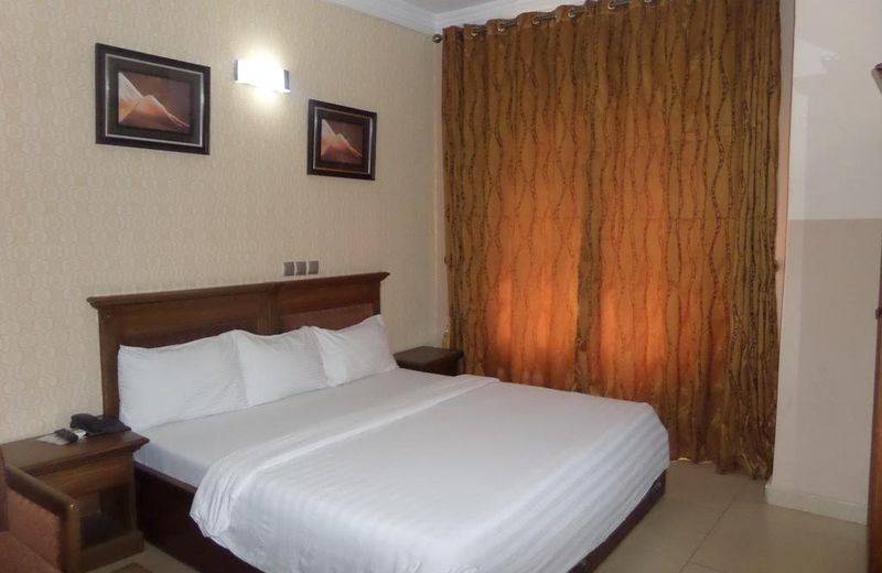 The Grosvenor Rooms And Suites
