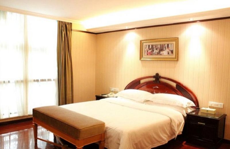 Vienna Hotel West Longguan Road