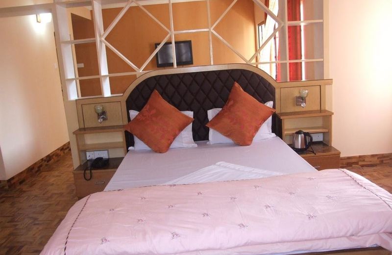 FabHotel Misty Oak