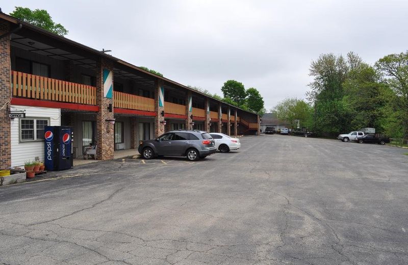 Kewanee Motor Lodge