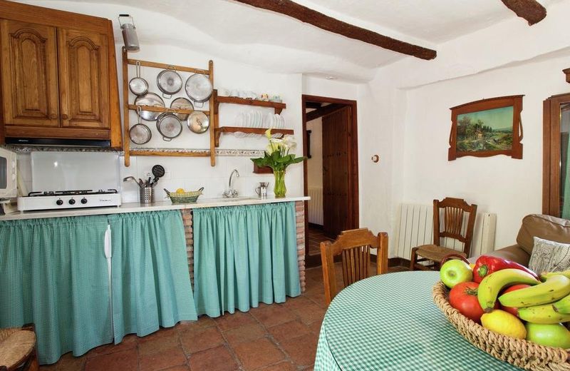 Rustic Cottage in El Padul with Swimming Pool