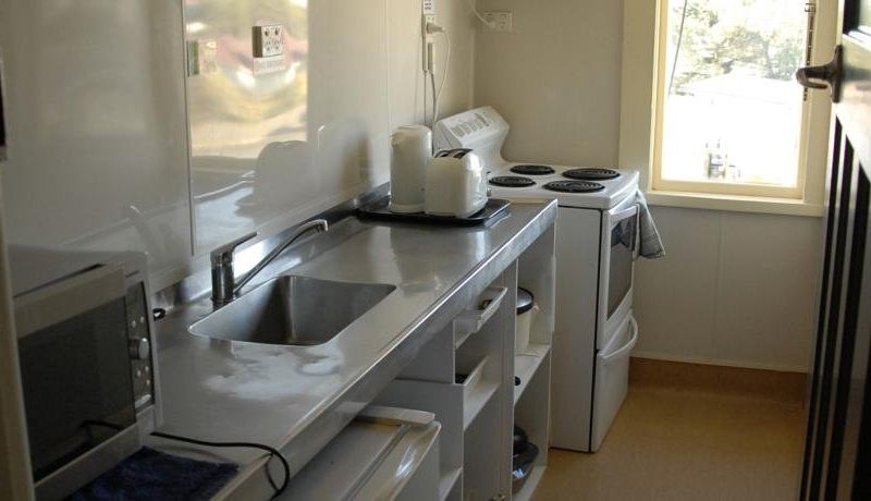 WESTSHORE BEACH INN BACKPACKERS