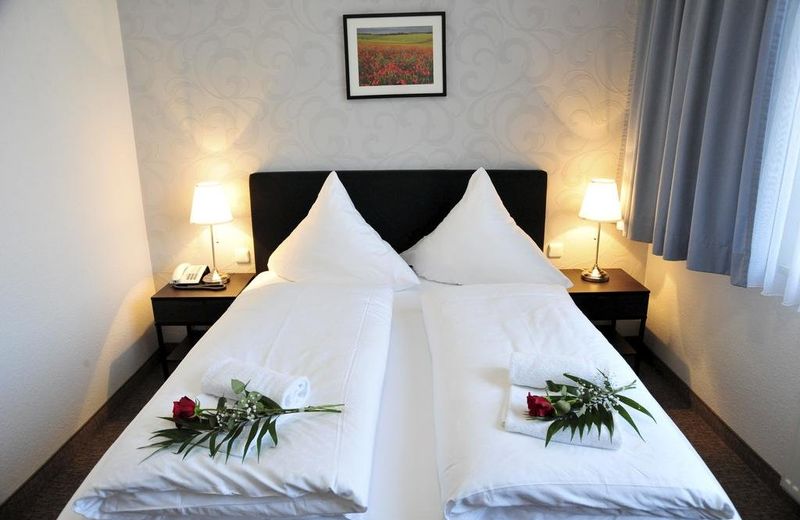 Bernstein Acamed Resort