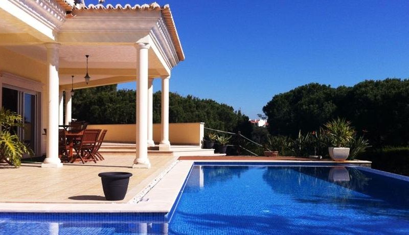 VILLA ESTRELICIA
