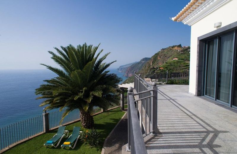 Ocean Cliff