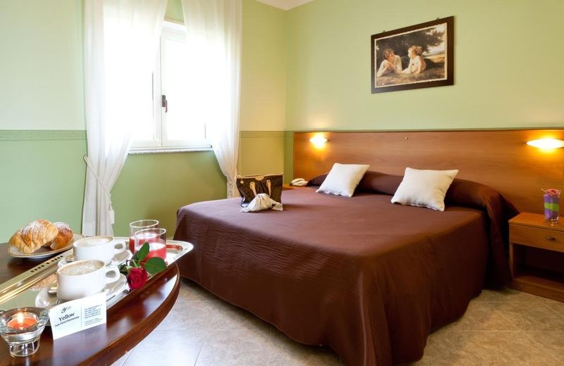 Yellow Park Hotel