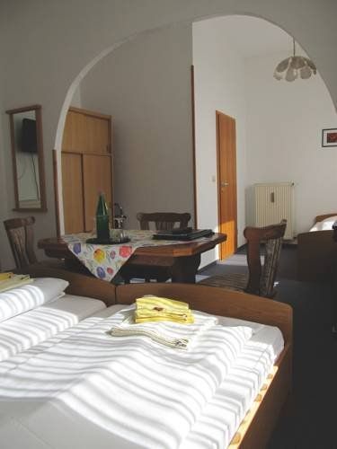 KOMFORT-PENSION HAUS CHRISTEL & GUESTHOUSES