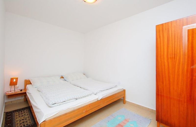 Holiday Home Apricot