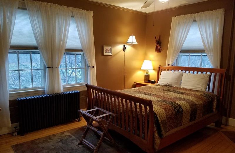 Yale Manor B&B & Yurt Glamping