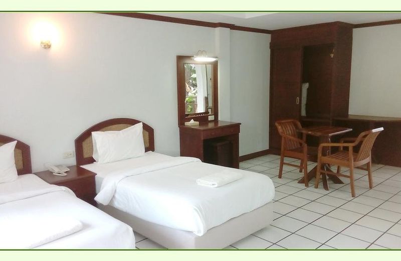 Thong Paeka Hotel