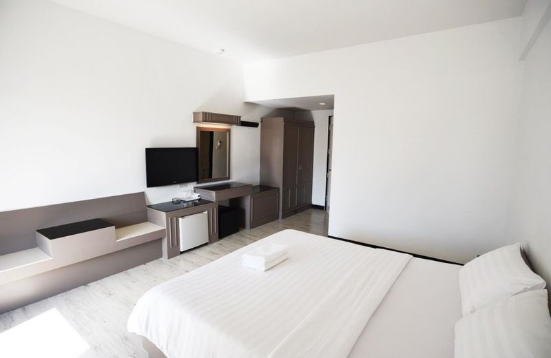 Hi Season Hotel