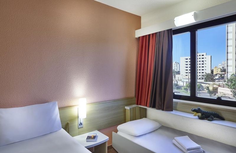 ibis Taubate