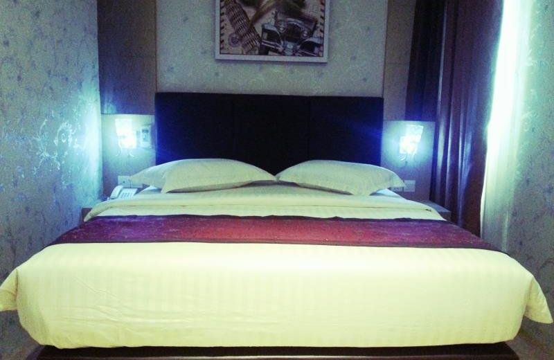 RedDoorz Premium near Grand Batam Mall