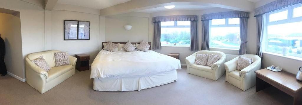 The Fitzwilliam Arms Hotel