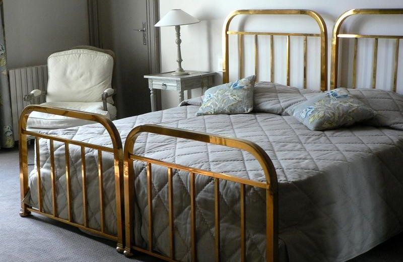 Splendid Hotel by Popinns
