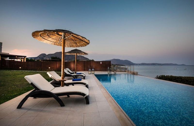 Kiotari Beach Villas - Luxury Retreat