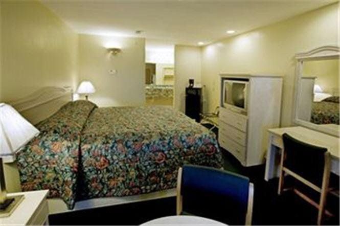 Riviera Inn and Suites