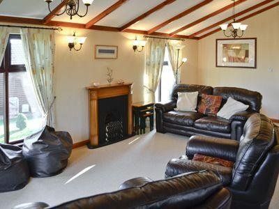 Oak Lodge