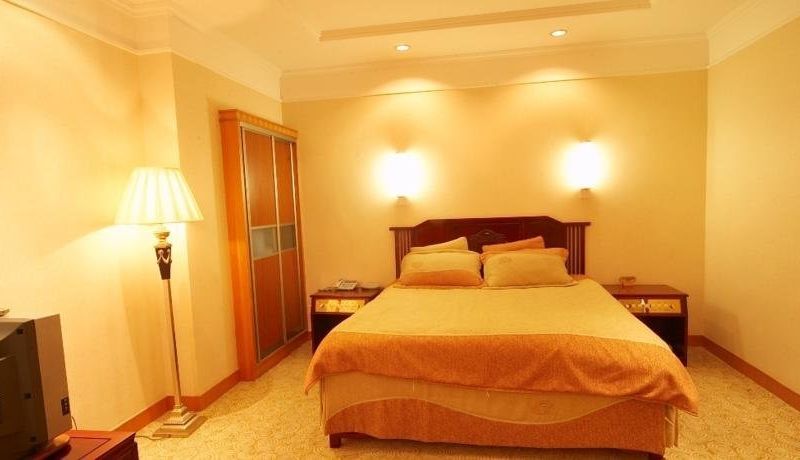 Weifang First Hotel