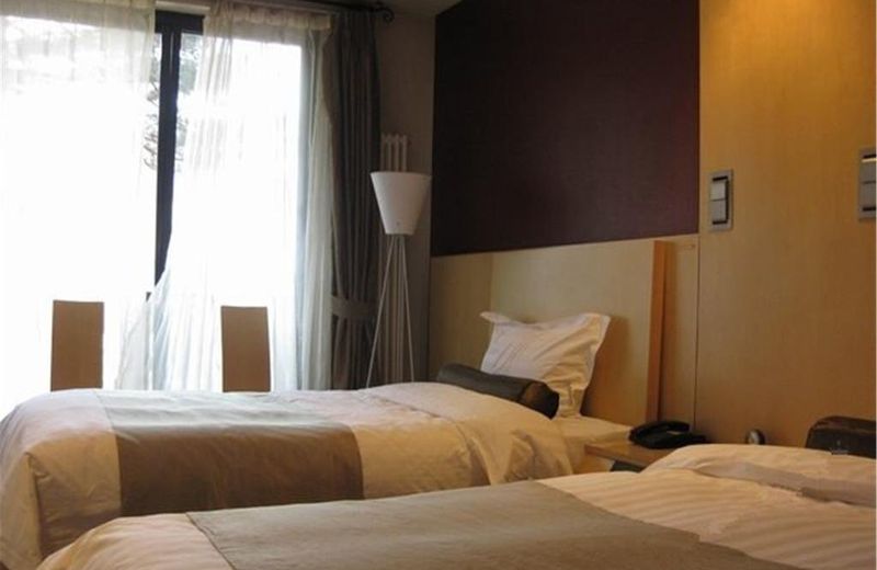 Beijing Bailongtan Royal Holiday Hotel