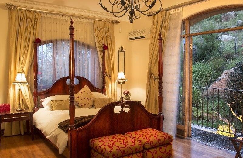 Wild Horses Lodge
