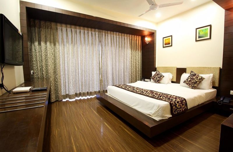 OYO Rooms Ahmedabad Maninagar Station