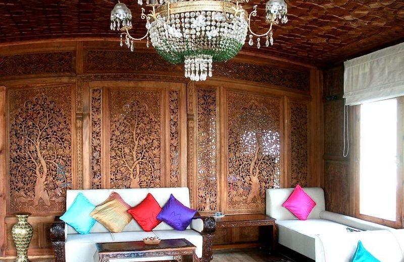 Sukoon Houseboat Dal Lake