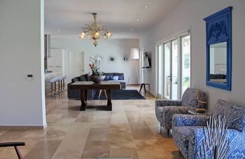 Upscale Ocean View Villa With Pool + Outdoor Kitchen