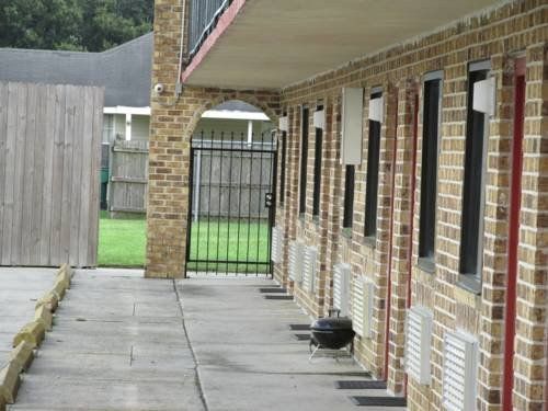 Bridgeview Motel