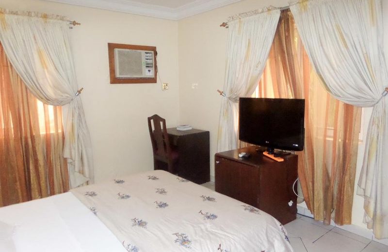 Gloriana Hotel and Suites
