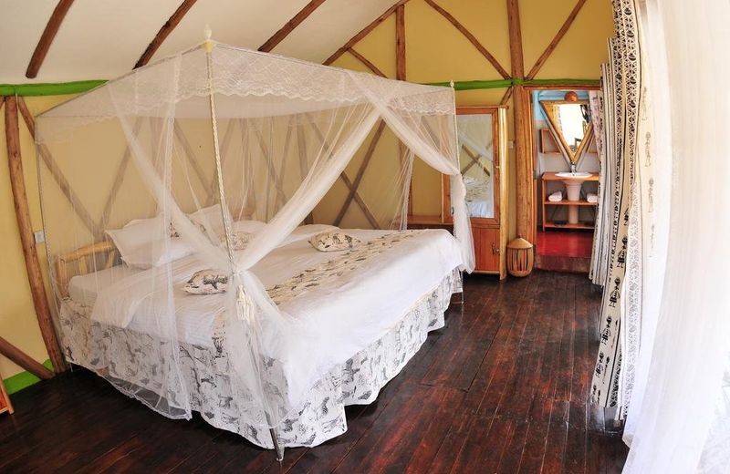 Lake Bunyonyi Rock Resort