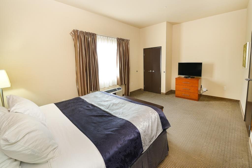 Baymont by Wyndham Grand Forks
