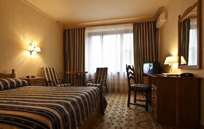 KIEVSKAYA SUITE 3 ROOMS