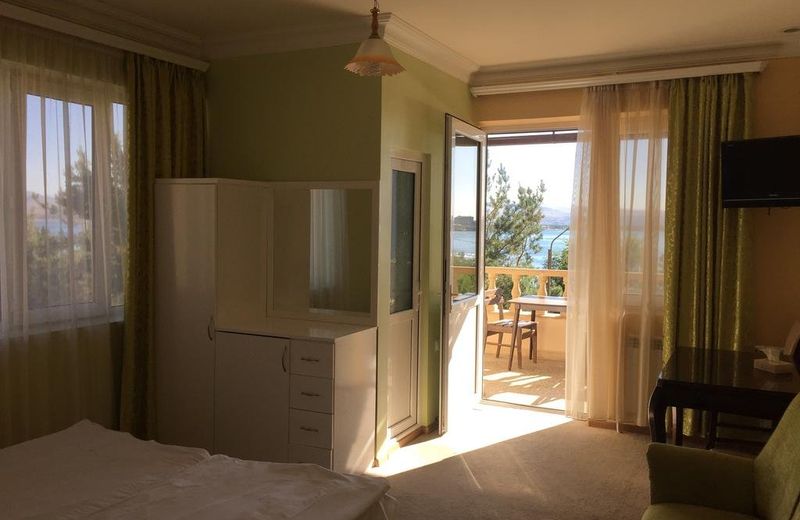 Hotel Ashot Erkat