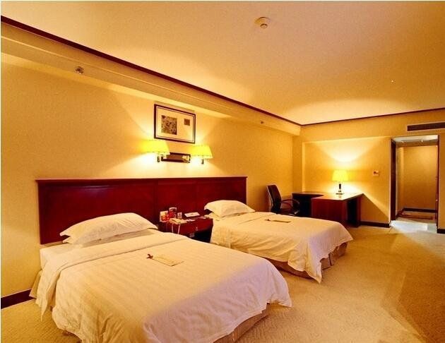 Hulun Holiday Hotel