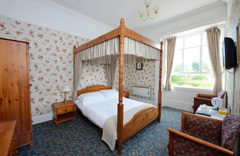 Dall Lodge Country House