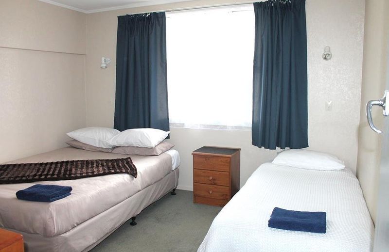 Aaron Court Motel