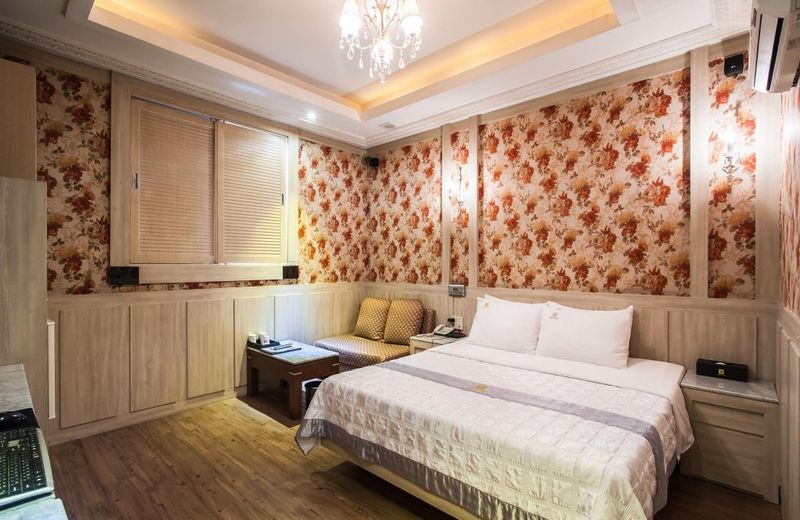Aura Hotel
