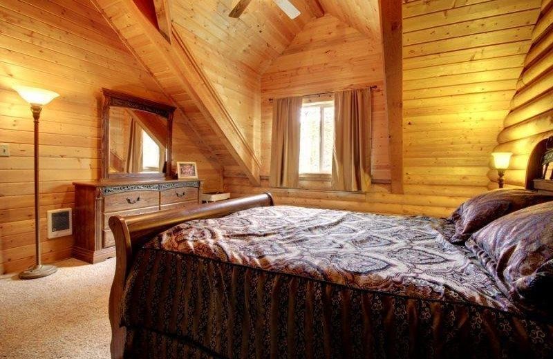Whispering Pines Lodge Beautiful Cabin And Surrounded By Trees By Reda
