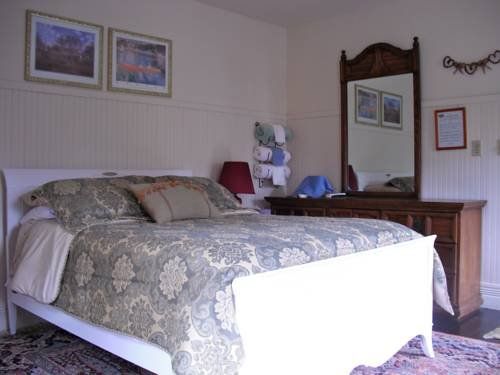 Mountain Meadow Inn Bed & Breakfast