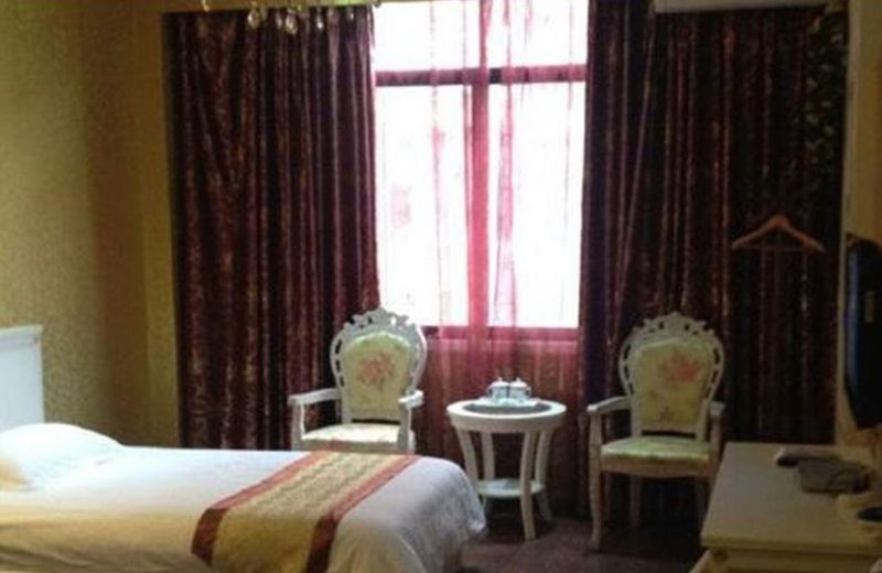 Golden Harbour Hotel
