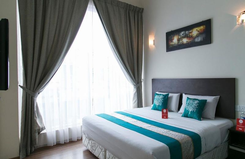 OYO 208 Sens Hotel