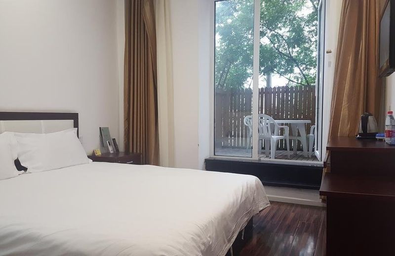 Dongchuan Hotel (Beijing Jiangtai subway station)