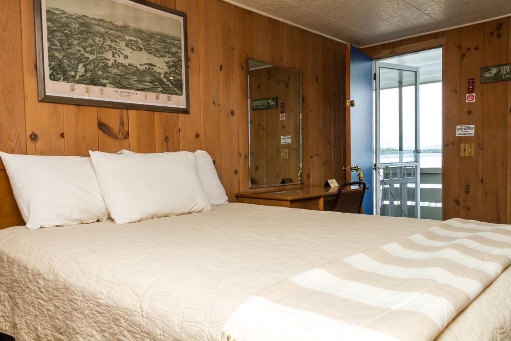 Belknap Point Inn
