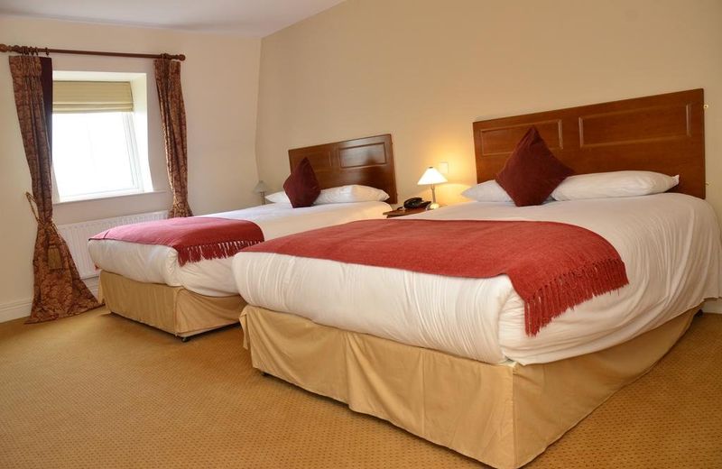 Cooneys Hotel
