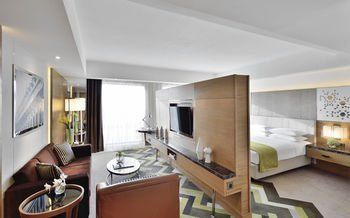 HOTEL ARON
