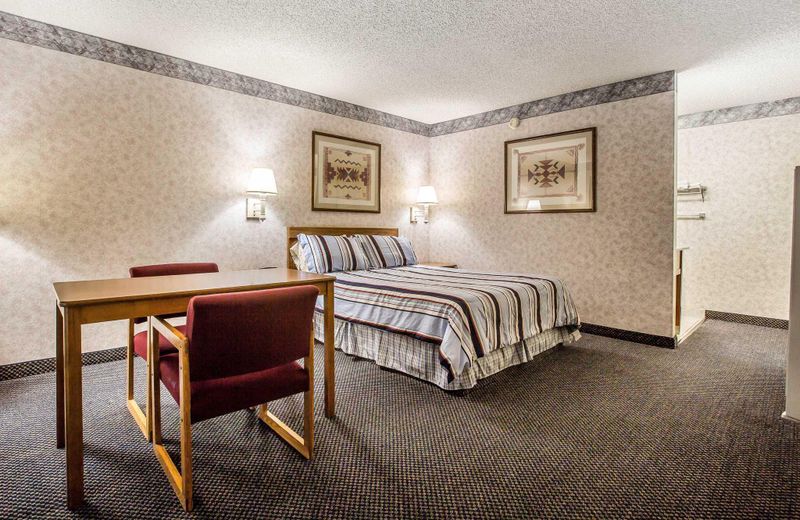 Econo Lodge Inn & Suites near China Lake Naval Station